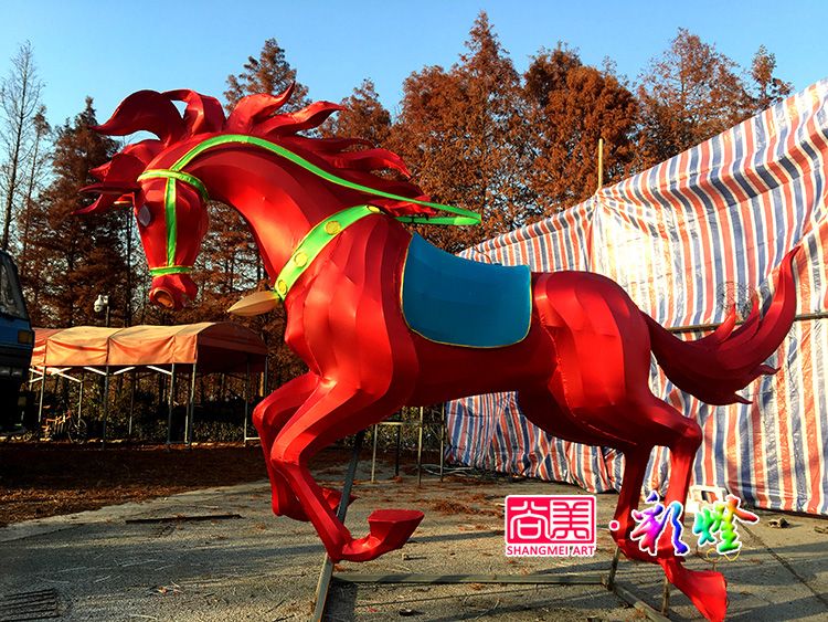 Why are Chinese lanterns considered the best in the world？